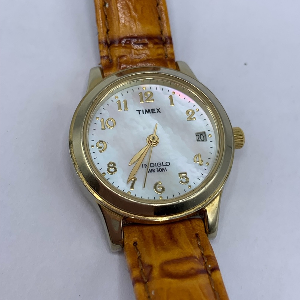 Women timex indiglo watch vintage, crockadile band